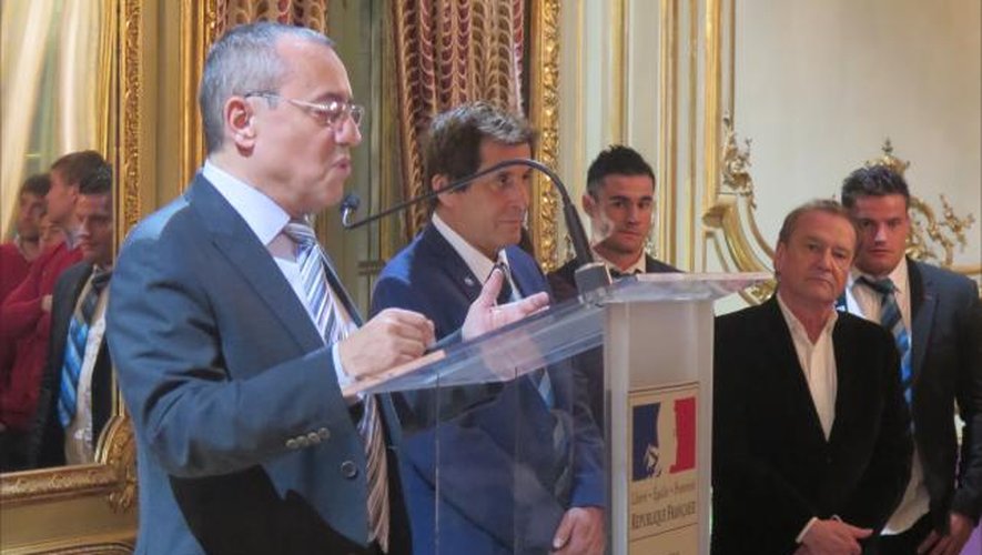 <p class="txt-legende-2011"><B>L’ambassadeur de France Jean-Michel Casa a rappelé l’attachement de la France à son pays hôte.</B></p>