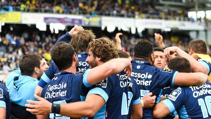 Les joueurs de Montpellier célèbrent la qualification pour les phases finales de Top 14