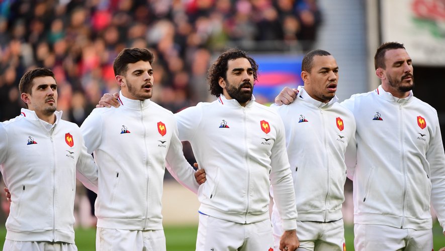 Thomas Ramos, Romain Ntamack, Yohann Huget, Gaël Fickou et Louis Picamoles durant l'hymne française lors du Tournoi des 6 Nations 2019
