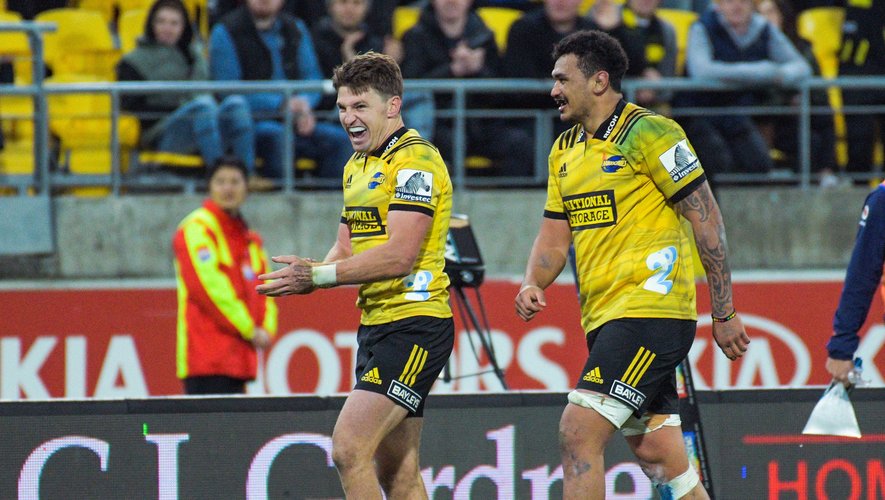 Hurricanes' Beauden Barrett (left) and Hurricanes' Isaia Walker-Leawere react at the final whistle of the Super Rugby quarterfinal between the Hurricanes and Bulls at Westpac Stadium in Wellington, New Zealand on Saturday, 22 June 2019.
Photo: Dave Lintott / Icon Sport
