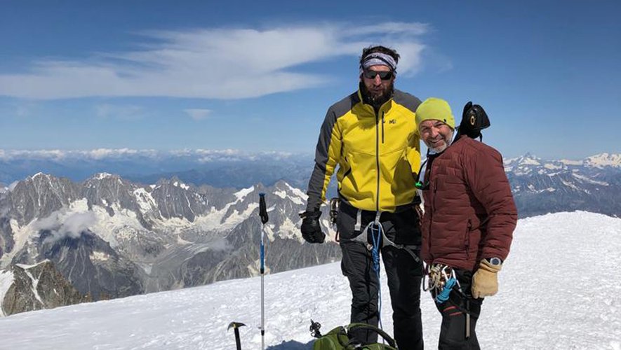 Ce mercredi Carl Hayman en compagnie de son ami l’alpiniste Franck Candelier au sommet du Mont-Blanc. Dernière étape de leur préparation de leur expédition himalayenne.