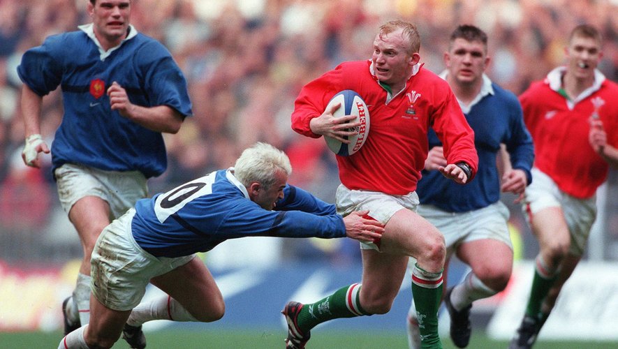 Neil Jenkins (Pays de Galles) contre la France lors du Tournoi des 6 Nations 1999