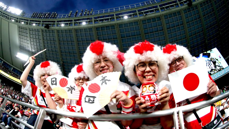Les Japonais vivent au rythme du Mondial et de leur équipe nationale ! Les supporters nippons ont été nombreux à fêter la victoire des Brave Blossoms contre l’Irlande. Photo M. O. - D. P.