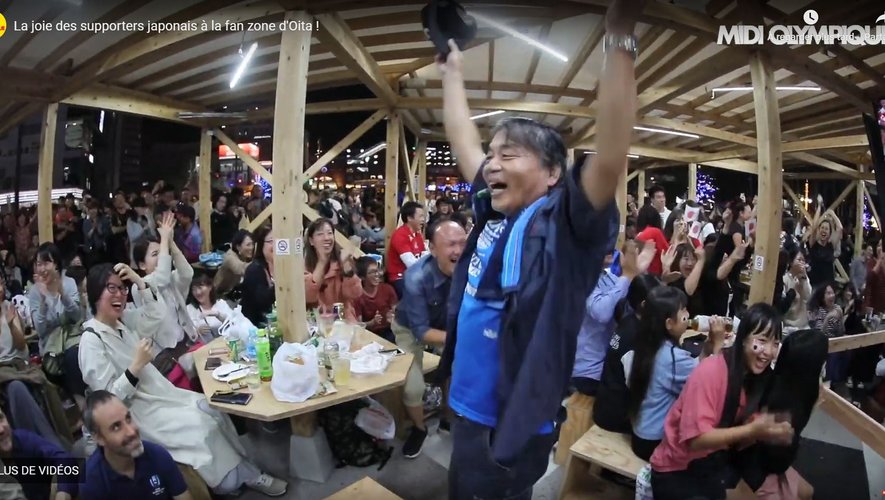 Coupe du monde 2019 - Les supporters japonais en pleine liesse après la victoire du Japon sur l'Écosse