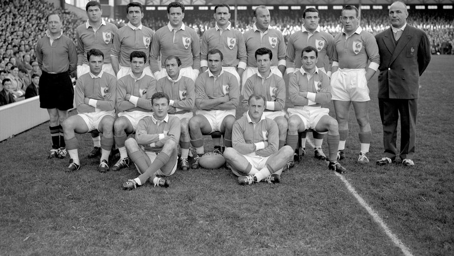 L'équipe de France le 28 février 1959. Arnaud Marquesuzaa se trouvait assis à droite de la deuxièmeligne