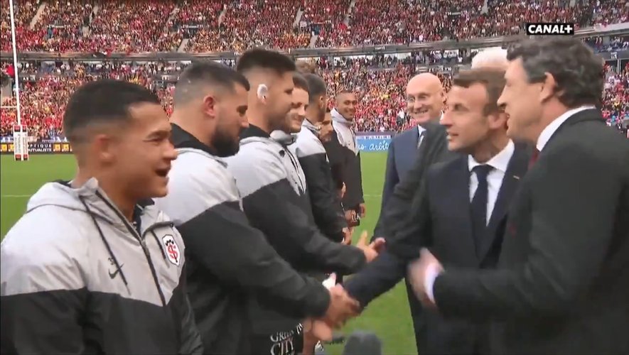Top 14 - Clément Castets et le président de la République Emmanuel Macron lors de la finale de 2019