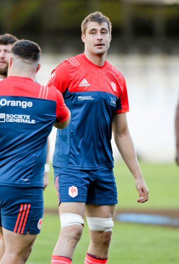 Julien Ledevedec avec le maillot de l'équipe de France de rugby en 2017