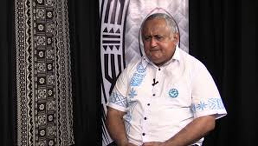 Ratu Vilikesa Bulewa Francis Kean, président de la fédération fidjienne, et sujet à de nombreuses controverses, jette l'éponge.