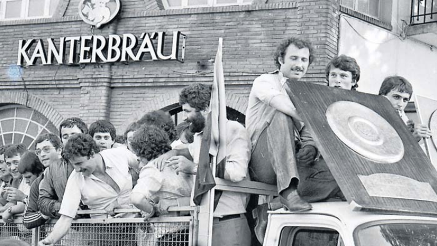 1979 reste dans les annales du rugby français avec un Narbonne au sommet de son art, vainqueur de cinq titres en cette saison 1978-1979, dont celui de champion de France, avec un Bouclier de Brennus honoré comme il se doit dans les rues de la cité audoise, et le challenge Du-Manoir, en finale contre face à Montferrand.