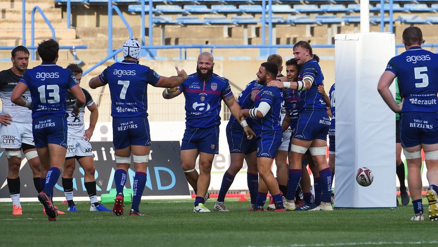 Team of Beziers celebrates one try during the pre season friendly match between Beziers and Toulouse on August 14, 2020 in Beziers, France. (Photo by Alexandre Dimou/Icon Sport) - ---