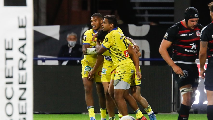 George MOALA of Clermont and Wesley FOFANA of Clermont during the Top 14 match between ASM Clermont and Stade Toulousain at Parc des Sport Marcel-Michelin on September 6, 2020 in Clermont-Ferrand, France. (Photo by Romain Biard/Icon Sport) - Stade Marcel Michelin - Clermont Ferrand (France)