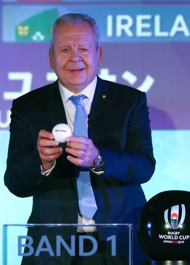 Bill Beaumont, président de World Rugby lorsdu dernier tirage au sort du Mondial 2019 au Japon. Photo Icon Sport