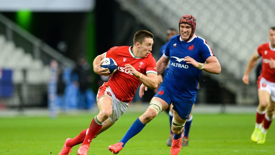 Josh ADAMS of Wales and Bernard LE ROUX of France during the test match between France and Wales at Stade de France on October 24, 2020 in Paris, France. (Photo by Sandra Ruhaut/Icon Sport) - Stade de France - Paris (France)