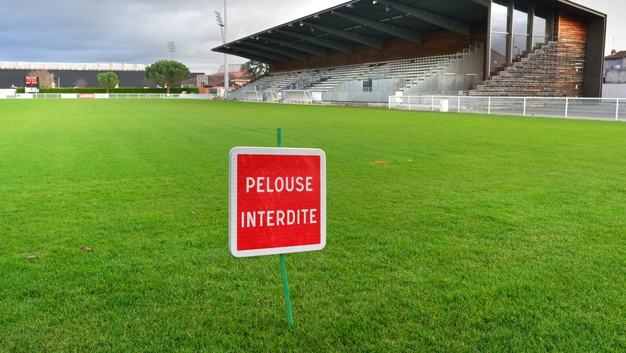 Au stade Maurice-Rigaud d’Albi, la pelouse est interdite. Une difficile réalité qui pourrait durer pour le SCA et les autres clubs de Nationale, qui ne savent pas encore ce qu’il en sera des prochaines semaines. 