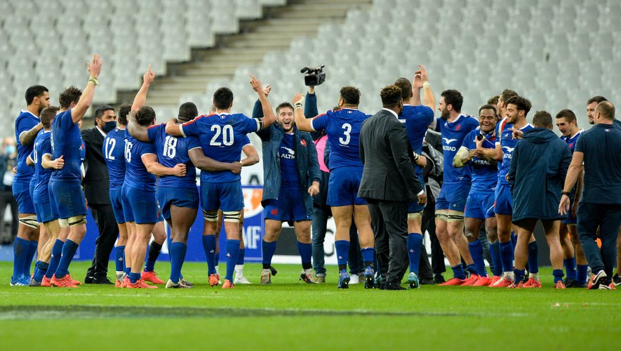 TEAM of France celebrates during the RBS Six Nations match between France and Ireland at Stade de France on October 31, 2020 in Paris, France. (Photo by Sandra Ruhaut/Icon Sport) - Stade de France - Paris (France)