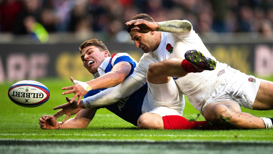 Les Anglais auront la tentation de harceler Antoine Dupont pour le faire sortir de son match. Photo Icon Sport