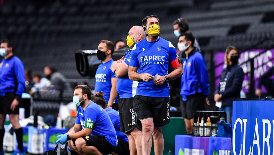 Franck AZEMA head coach of Clermont during the French Top 14 Rugby match between Racing 92 and Clermont at Paris La Defense Arena on May 8, 2021 in Nanterre, France. (Photo by Baptiste Fernandez/Icon Sport) - Franck AZEMA - Paris La Defense Arena - Paris (France)