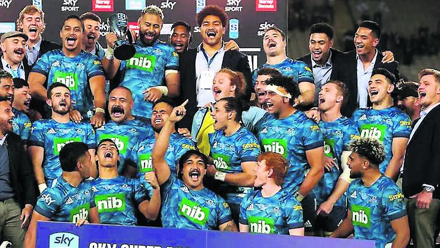 Les Blues étaient déjà les premiers à avoir remporté le Super Rugby (en 1996); les voici désormais les premiers à remporter le Super Rugby Trans-Tasman (2021).