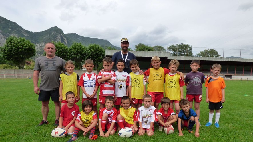 Les moins de 8 ans de l’école de rugby lors des journées portes ouvertes dans le cadre de la semaine du « Printemps du Rugby ». 