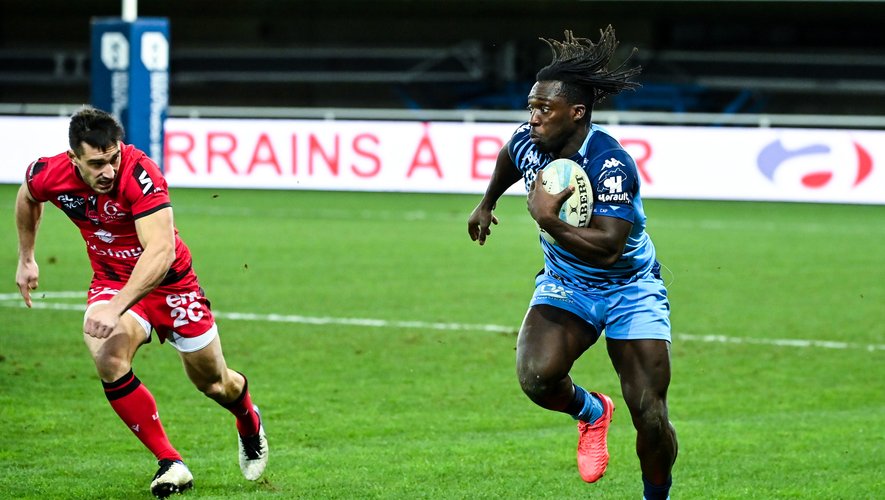 L'ailier Gabriel Ibitoye n'a joué que 9 matches à Agen avant de partir en milieu de saison à Montpellier.