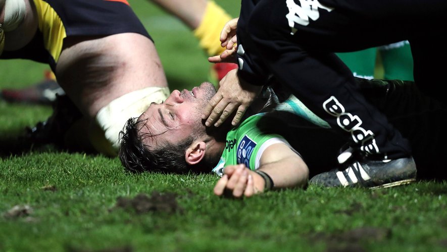 Riaan Swanepoel victime d'une commotion lors d'un match de pro D2 entre Mont-de-Marsan et Montauban