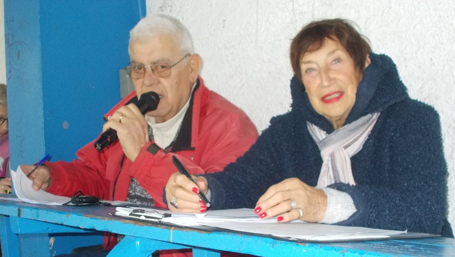 Le speaker Jean-Marie Pujol et sa collaboratrice Annie Périssé fidèles au poste. Photo Philippe Etchegoyen