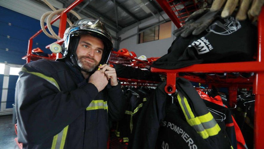 Ailier à l'U.S Dax, Julien Dechavanne est également pompier professionnel. 