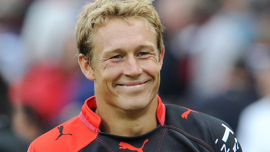 FRANCE, Marseille : Toulon's Jonny Wilkinson reacts at the end of the French Top 14 rugby union match Toulon vs. Clermont at the Velodrome stadium on September 18, 2010 in Marseille, southern France. Toulon won 28-16