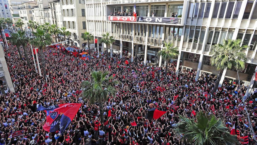 Les Toulonnais fêtent leurs héros