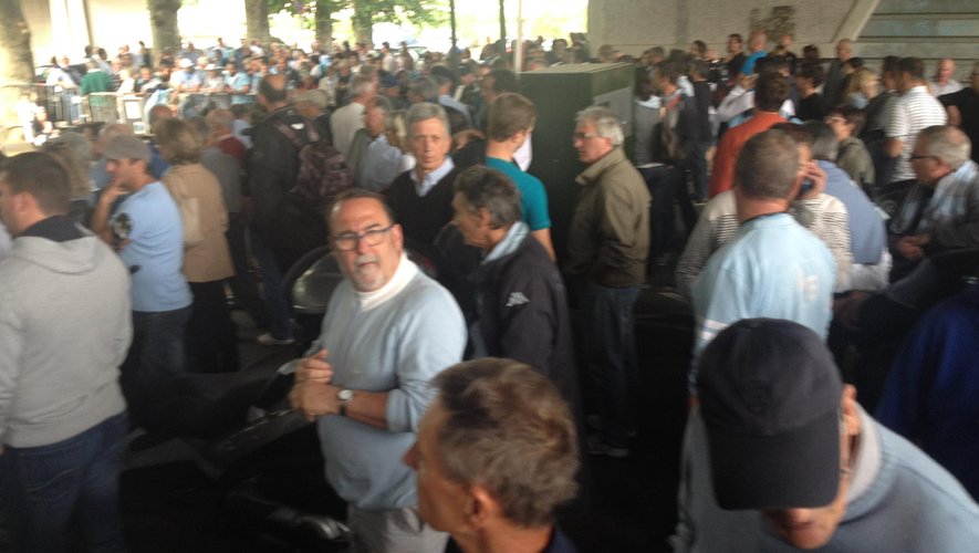 Les supporters bayonnais sont venus exprimer leur mécontentement à Jean-Dauger - 13 mai 2015
