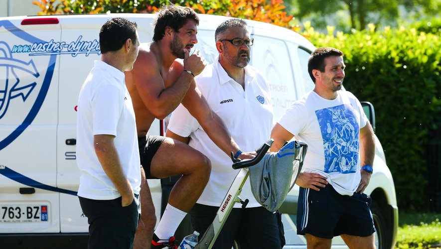 Christophe Urios et Remi Lamerat à la reprise de l'entraînement du CO, entourés du staff - juin 2015