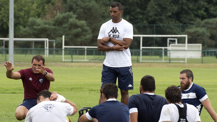 Emile Ntamack, Raphaël Ibanez et les joueurs de l'UBB - 4 août 2015