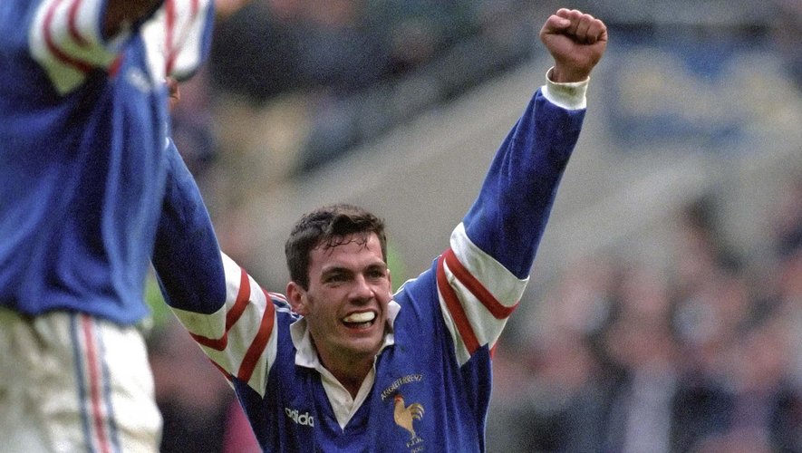 La joie de Stéphane Glas après le succès des Bleus contre l'Angleterre en 1997