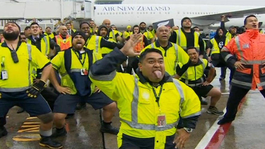 Le haka du personnel de l'aéroport d'Auckland