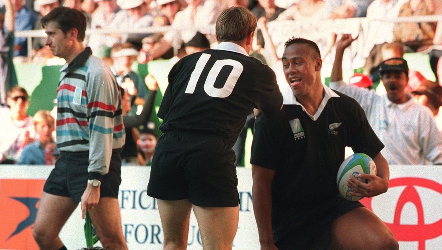 Jonah Lomu en 1995 face à l'Angleterre
