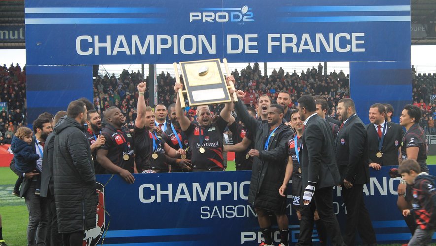 La joie de Lyon, qui a soulevé le trophée de champion de France - 17 avril 2016 - Photo: J. Plazanet