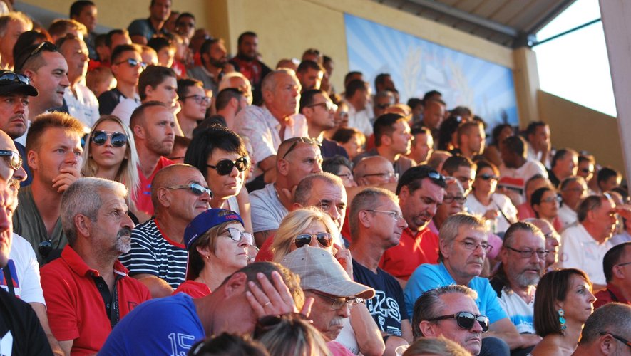 Le public du stade de Sauclières à Béziers - Photo : Maxime Gil