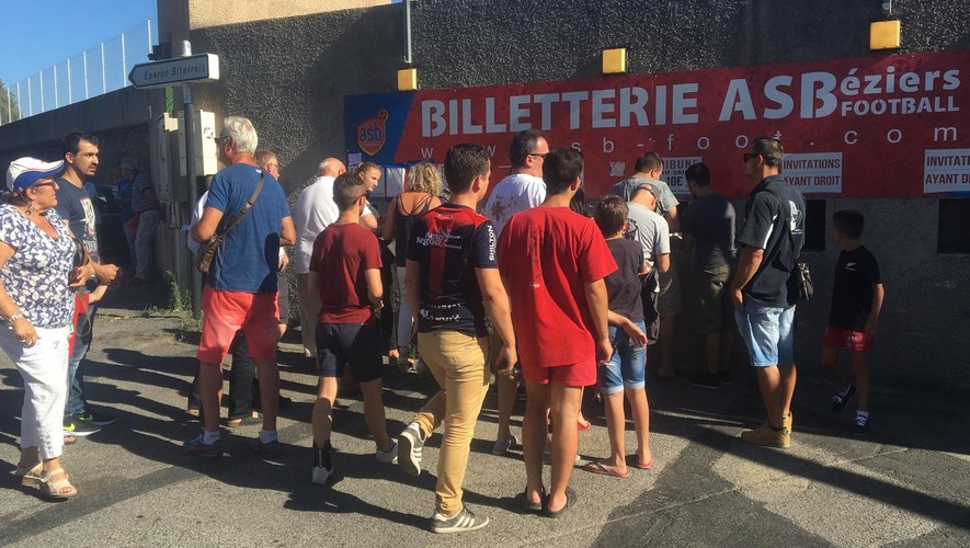L'entrée du stade de Sauclières à Béziers - Photo : Maxime Gil