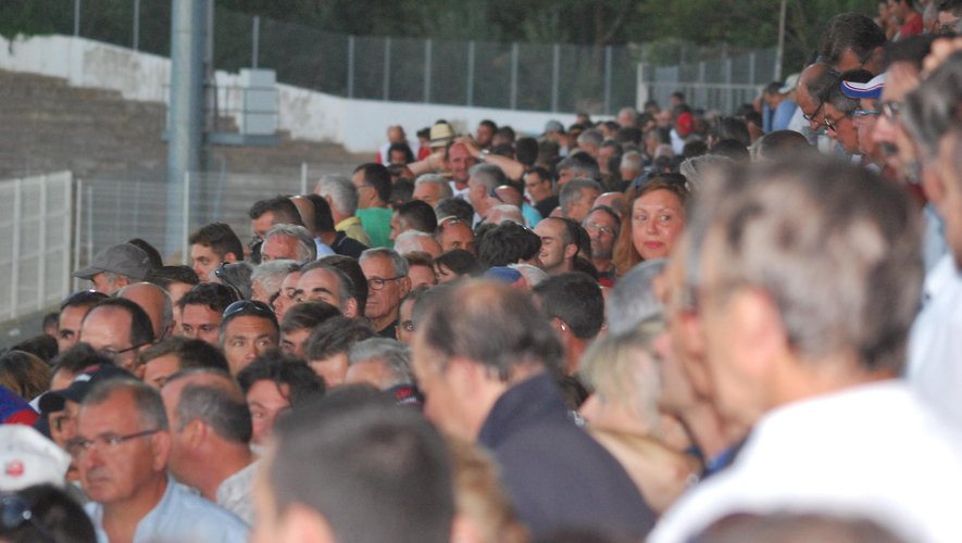 Le public du stade de Sauclières à Béziers - Photo : Maxime Gil