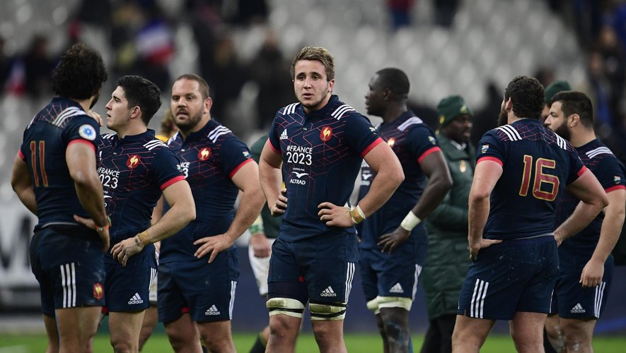 La déception des joueurs français, battus par l'Afrique du Sud (17-18), le 18 novembre 2017 au Stade de France