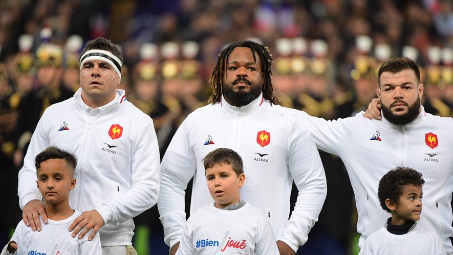 Test Match - Guilhem Guirado, Mathieu Bastareaud et Rabah Slimani lors de l'hymne de l'équipe de France contre l'Afrique du Sud