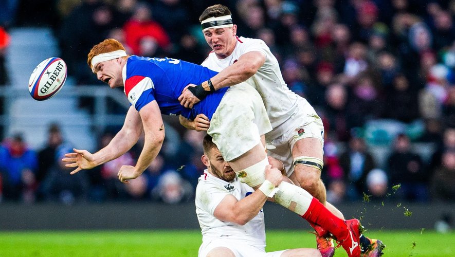 6 Nations 2019 - Tom Curry (Angleterre) qui plaque Félix Lambey (France)