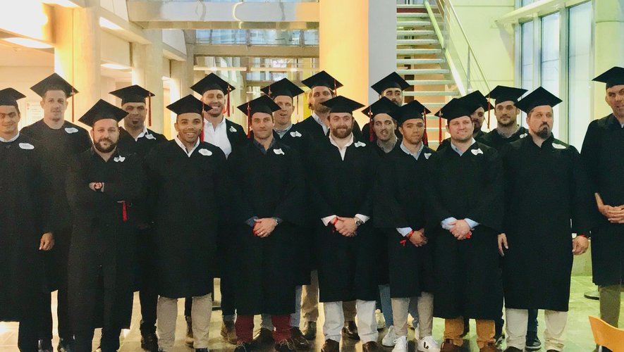 Remise des diplômes Toulouse Business School - Les rugbymen diplômés (crédit photo : Mathilde Lacrouts)