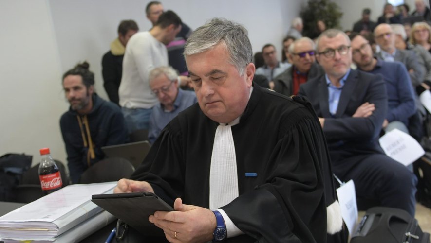 Maître Aguerra au procès opposant Guy Novès à la FFR