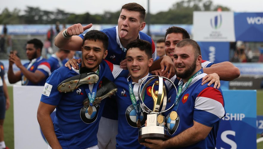 Mondial U20 2019 - Les joueurs de l'équipe de France avec le titre de champion