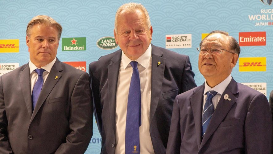 World Rugby - Brett Gosper (Directeur général), Bill Beaumont (président) et Fujio Mitarai (directeur du Comité d'organisation)