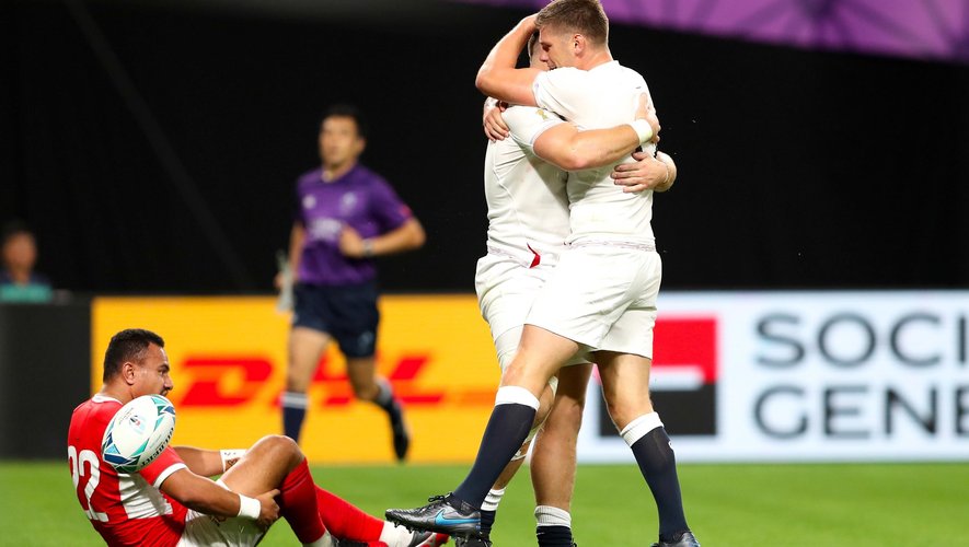 Coupe du monde - Owen Farrell célèbre l'essai de Luke Cowan-Dickie (Angleterre) contre les Tonga