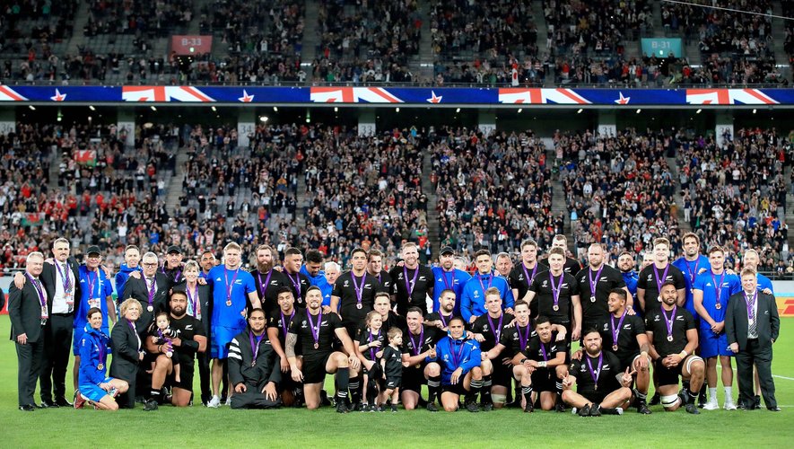 Coupe du monde 2019 - Le groupe de la Nouvelle-Zélande au complet après la petite finale remportée contre Galles