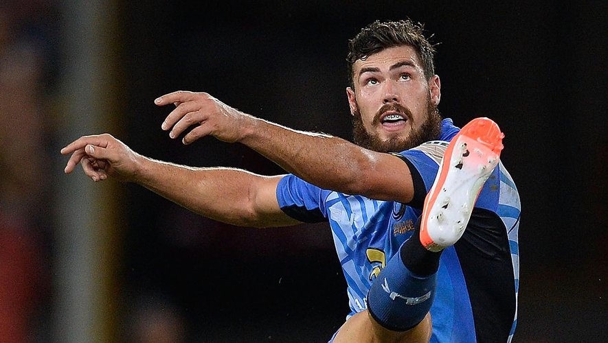 Jayden Hayward of the Force kicks the ball during the round eight Super Rugby match between the Reds and the Force at Suncorp Stadium on April 5, 2014 in Brisbane, Australia (Getty)