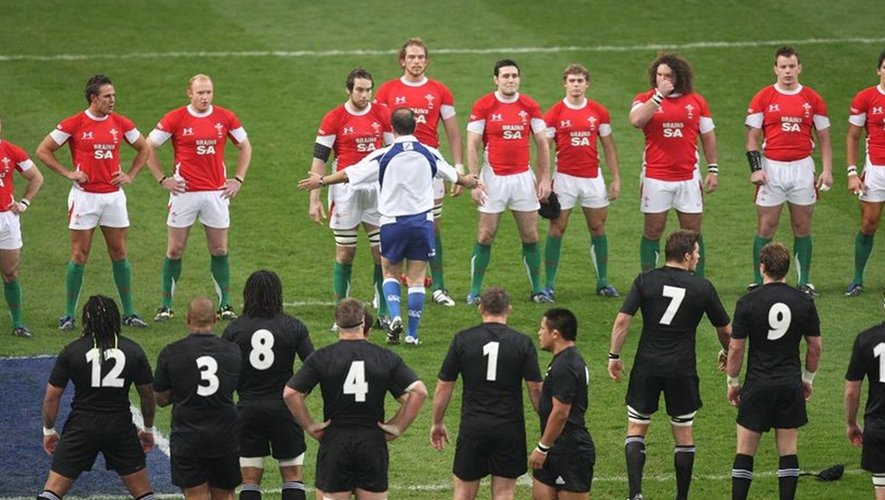 Les joueurs du pays de Galles face aux All Blacks en 2008
